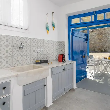 Almera Sea View Boat House Holiday home Adamantas (Milos)