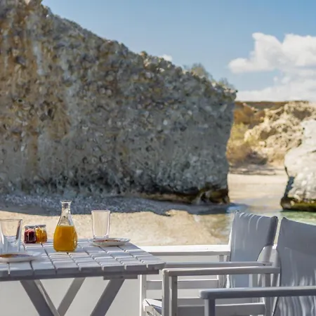 Almera Sea View Boat House Adamantas (Milos)