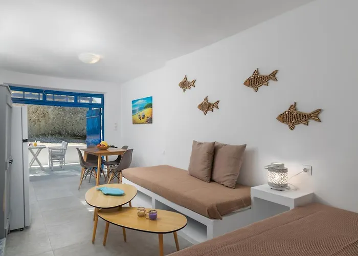 Almera Sea View Boat House Adamantas (Milos)